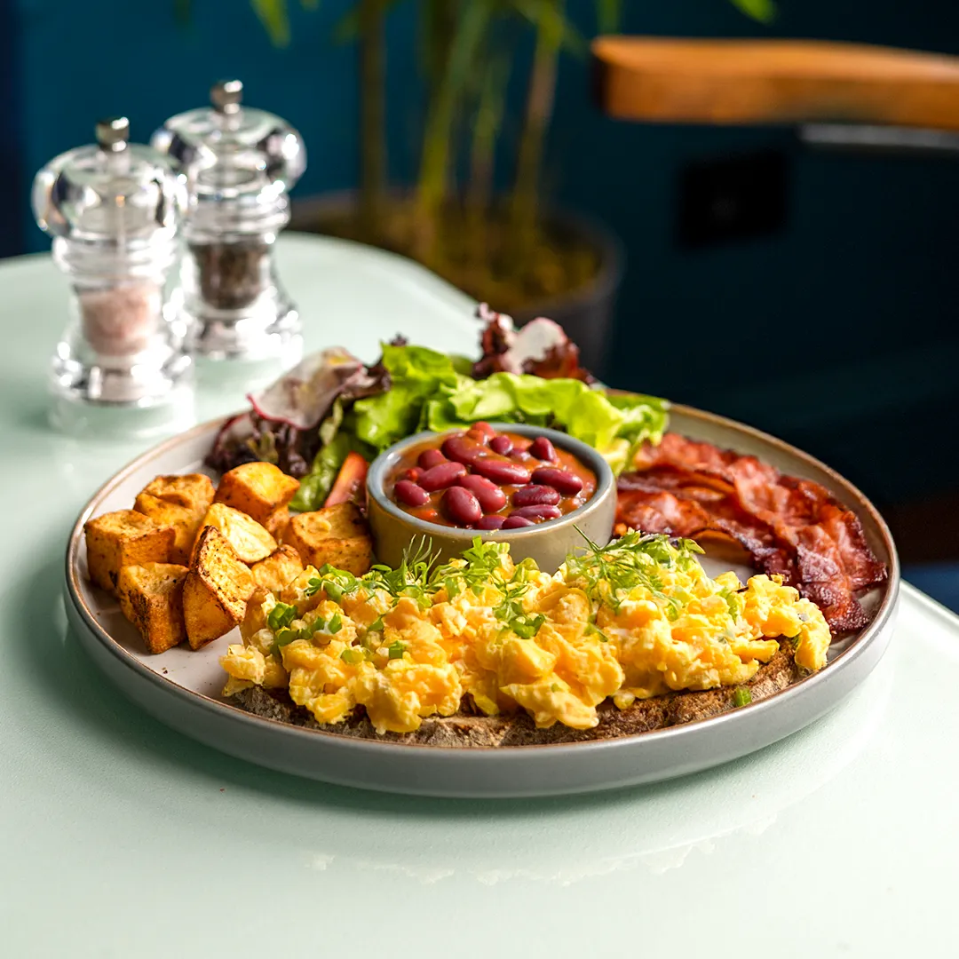 BLAQUE Again Interior